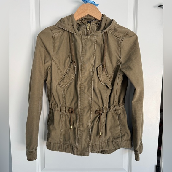 Divided Jackets & Blazers - EUC. Size 8 Divided Women’s Utility Jacket